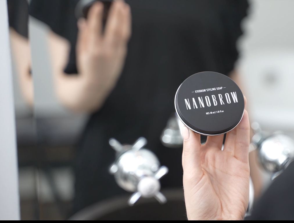 Mydełko do brwi, które zdziała cuda! Nanobrow Eyebrow Styling Soap – dlaczego warto?